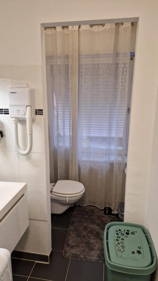 King Bed 4 People Near Basel, Switzerland, Weil Am Rhein, Loerrach, Germ'Any, Near Airport Apartment Saint-Louis  Luaran gambar
