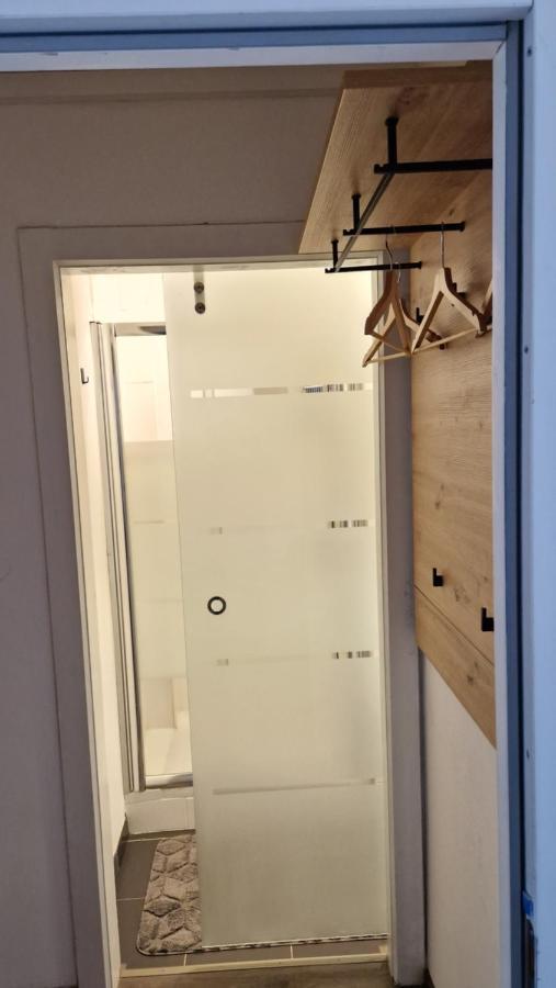 King Bed 4 People Near Basel, Switzerland, Weil Am Rhein, Loerrach, Germ'Any, Near Airport Apartment Saint-Louis  Luaran gambar