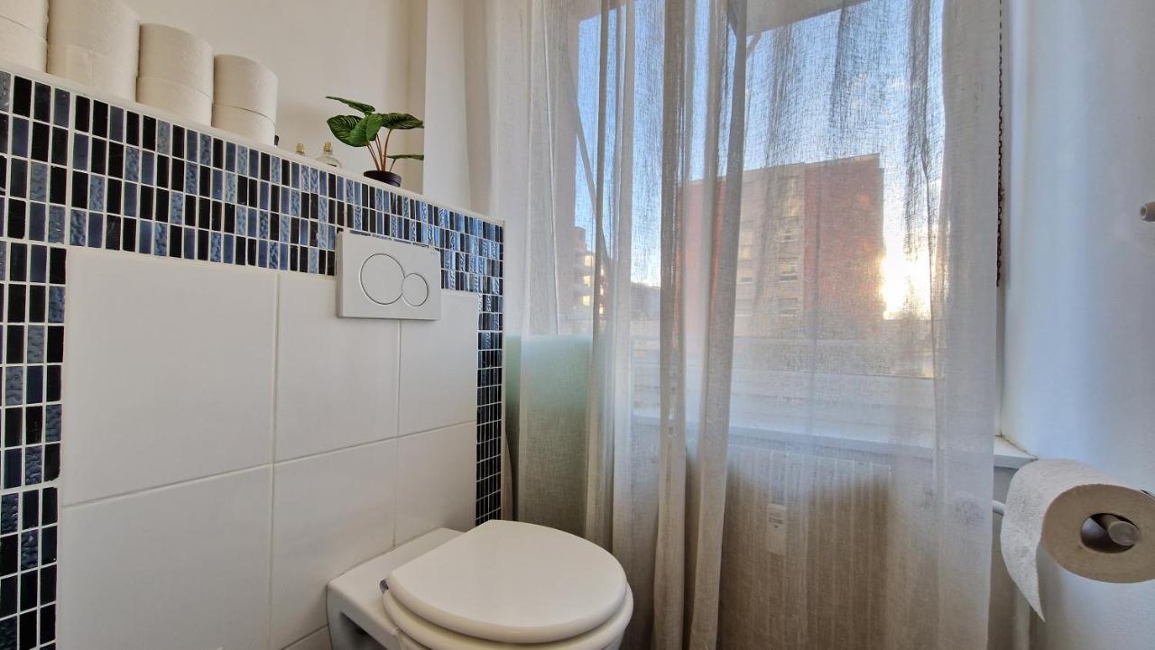 King Bed 4 People Near Basel, Switzerland, Weil Am Rhein, Loerrach, Germ'Any, Near Airport Apartment Saint-Louis  Luaran gambar