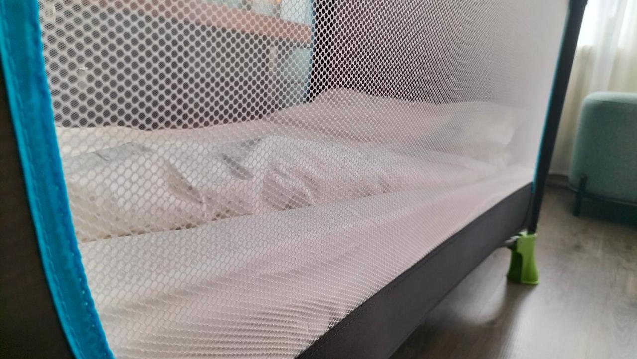 King Bed 4 People Near Basel, Switzerland, Weil Am Rhein, Loerrach, Germ'Any, Near Airport Apartment Saint-Louis  Luaran gambar